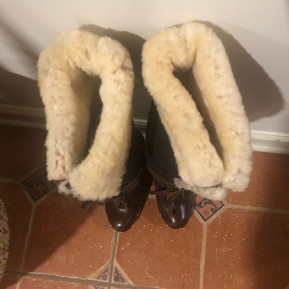 Beautiful boots - Picture 3 of 6